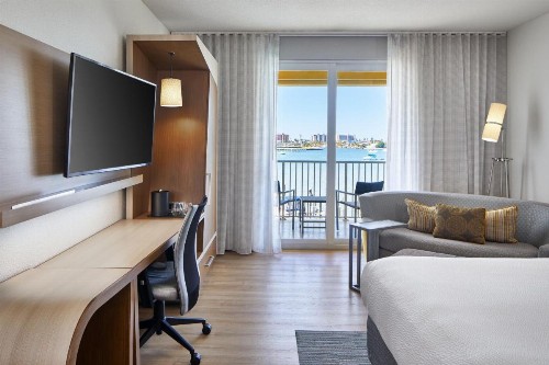 Courtyard by Marriott St. Petersburg Clearwater/Madeira Beach - image 4
