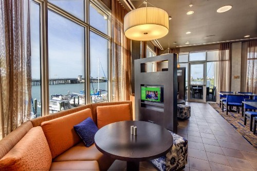 Courtyard by Marriott St. Petersburg Clearwater/Madeira Beach - image 5