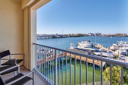 Courtyard by Marriott St. Petersburg Clearwater/Madeira Beach - image 6