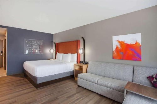 La Quinta by Wyndham Madera - image 10