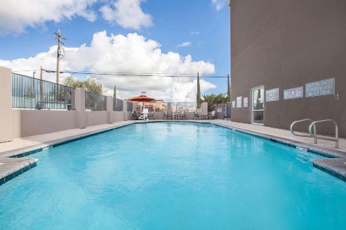 La Quinta by Wyndham Madera - image 4