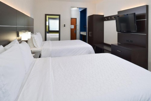 Holiday Inn Express Madera an IHG Hotel - image 23