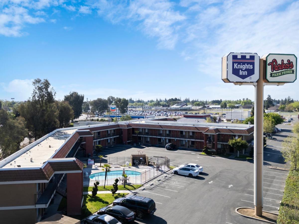 Knights Inn Madera - main image