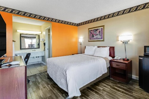 Knights Inn Madera - image 12