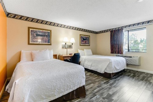Knights Inn Madera - image 25