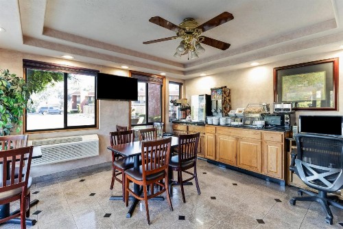 Knights Inn Madera - image 27