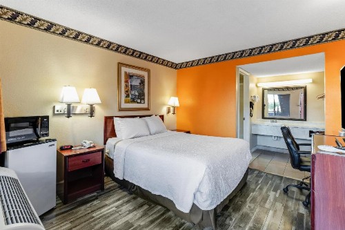 Knights Inn Madera - image 7
