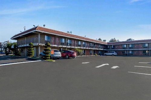 Knights Inn Madera - image 8