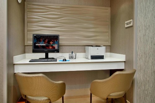 SpringHill Suites by Marriott Madera - image 12