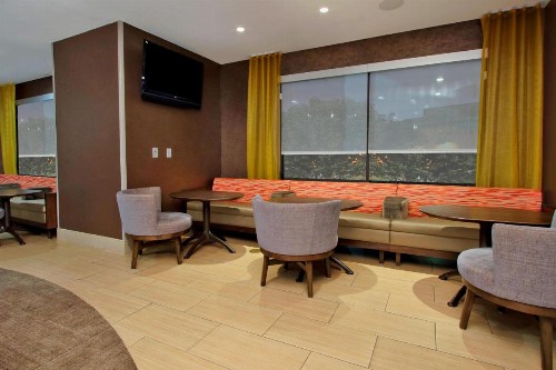 SpringHill Suites by Marriott Madera - image 15