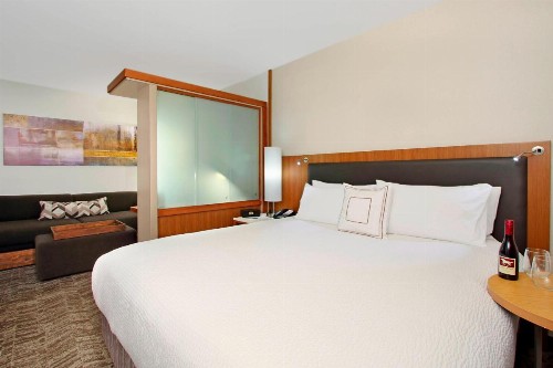SpringHill Suites by Marriott Madera - image 21