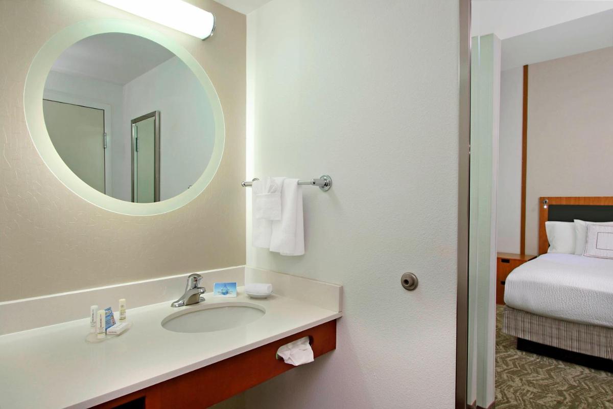 SpringHill Suites by Marriott Madera - image 7