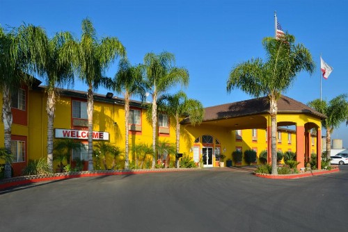 Americas Best Value Inn And Suites Madera - image 4