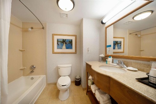 Hampton Inn & Suites Madera - image 12