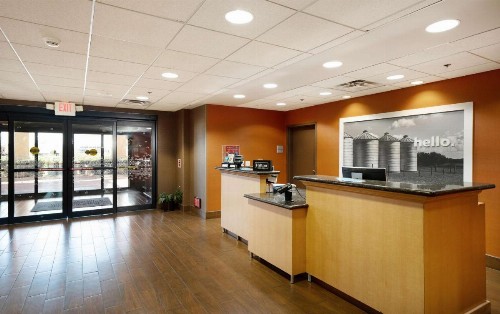 Hampton Inn & Suites Madera - image 25