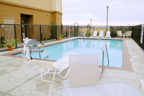 Hampton Inn & Suites Madera - image 3