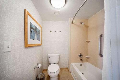 Hampton Inn & Suites Madera - image 33