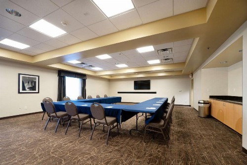 Hampton Inn & Suites Madera - image 38