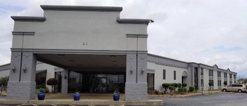 Madison Inn & Suites - image 4