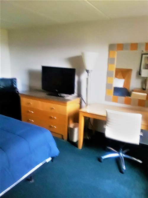 Madison Inn & Suites - image 7