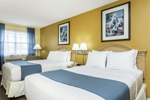 Days Inn by Wyndham Madison - image 5