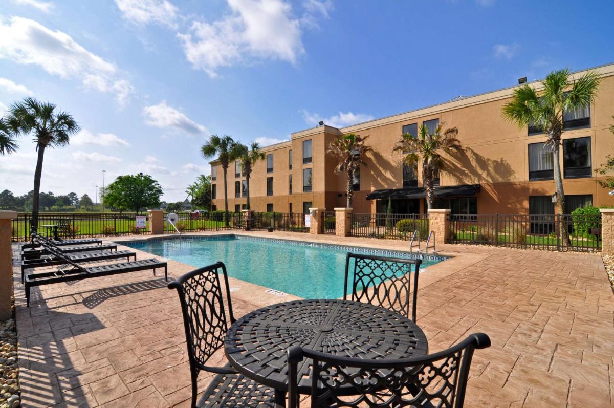 Best Western Plus Madison Inn - image 2