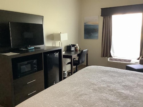 Best Western Plus Madison Inn - image 27
