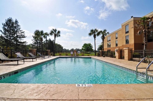 Best Western Plus Madison Inn - image 3