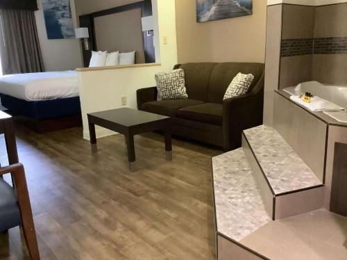 Best Western Plus Madison Inn - image 8