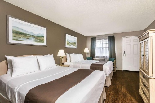 Super 8 by Wyndham Madison - image 6