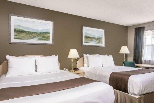 Super 8 by Wyndham Madison - image 7