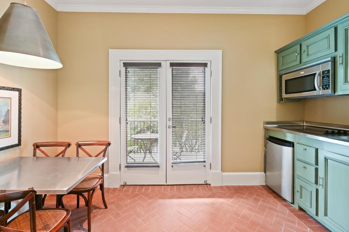 The James Madison Inn - image 4