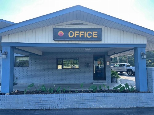 Budget Inn - Madison - image 10