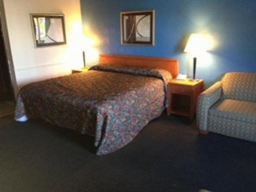 Budget Inn - Madison - image 2