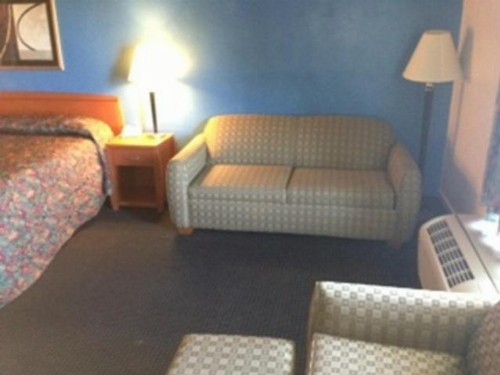 Budget Inn - Madison - image 5