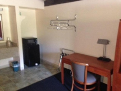 Budget Inn - Madison - image 6