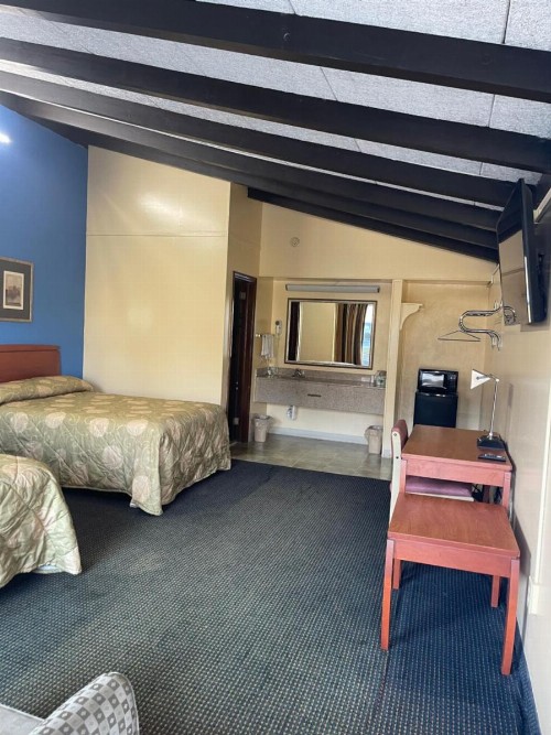 Budget Inn - Madison - image 9