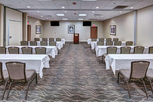 DoubleTree by Hilton Madison Downtown - image 28