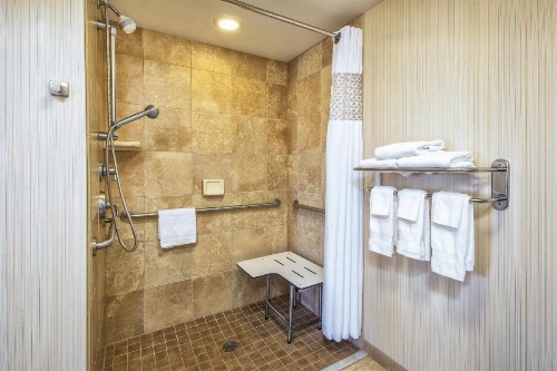 Hampton Inn & Suites Madison - West - image 18