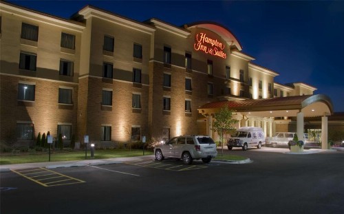 Hampton Inn & Suites Madison - West - image 2