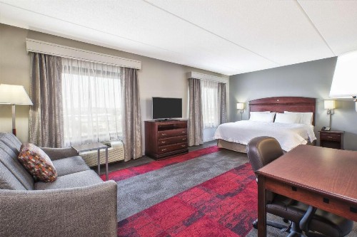 Hampton Inn & Suites Madison - West - image 26