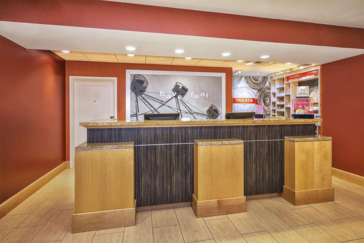 Hampton Inn & Suites Madison - West - image 6