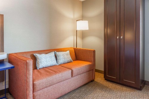 Hampton Inn Madison East Towne Mall Area - image 11