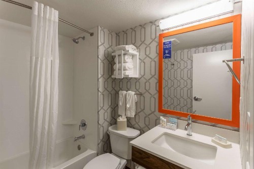 Hampton Inn Madison East Towne Mall Area - image 12