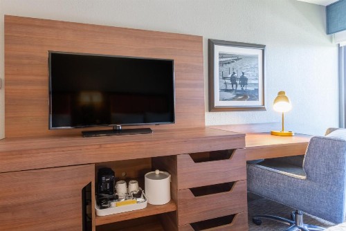 Hampton Inn Madison East Towne Mall Area - image 26