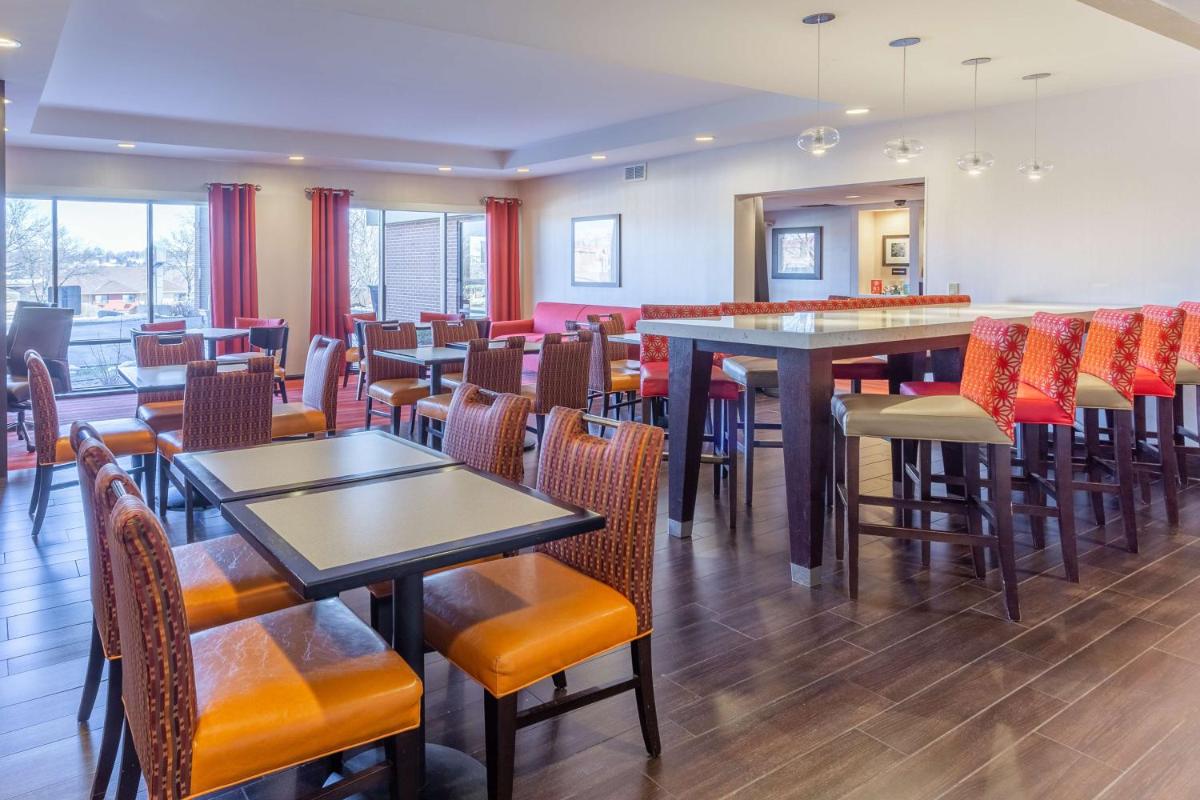Hampton Inn Madison East Towne Mall Area - image 6