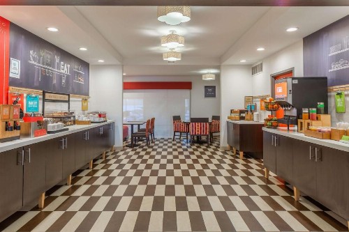 Hampton Inn Madison East Towne Mall Area - image 7