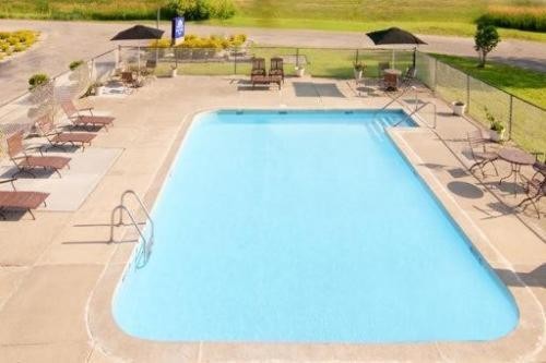Americas Best Value Inn Madison - image 13