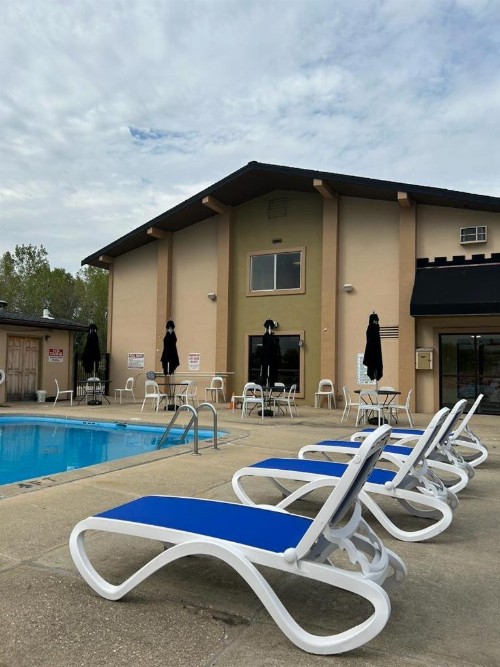 Americas Best Value Inn Madison - image 18
