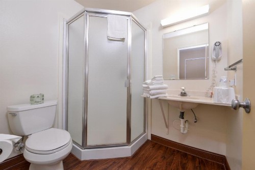 Americas Best Value Inn Madison - image 27